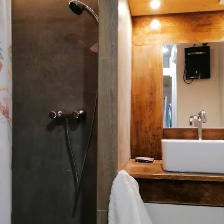 Near Gem And Station Nice 2-rooms *