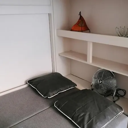 Διαμέρισμα Near Gem And Station Nice 2-rooms *